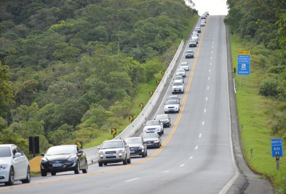 ​A rodovia Mogi-Bertioga deve receber mais de 61 mil veículos durante o feriado prolongado da Revolução Constitucionalista.