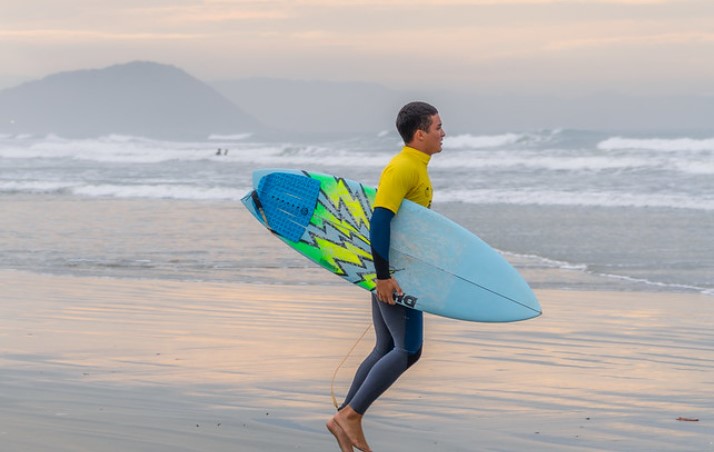Surfistas disputam segunda etapa do Circuito Bertioguense neste fim de semana