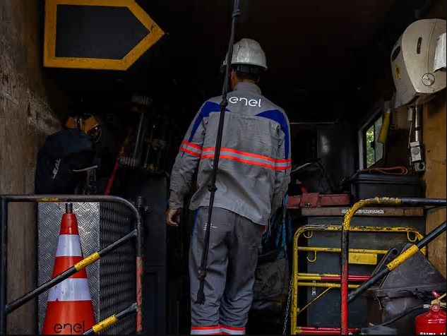 Justiça dá 15 dias para Enel esclarecer falhas no fornecimento de energia em SP