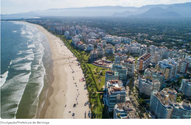 Professora de natação morre afogada em praia de Bertioga