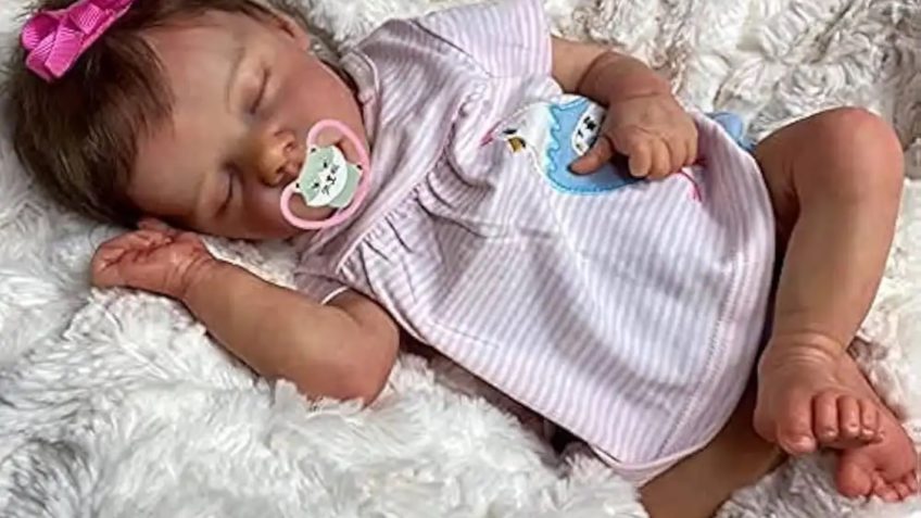 Guarujá propõe multa de R$ 11 mil para quem usar bonecas reborn em benefícios públicos