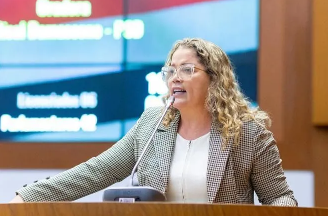 Deputada do MA provoca polêmica ao afirmar que mulher "deve submissão ao marido" e defende sessão exclusiva para homens