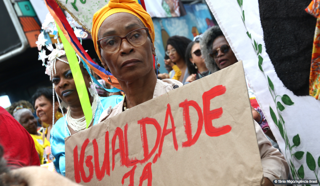 Mulheres concentram 60% de casos de racismo pela internet no Brasil