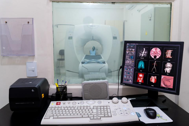 Prefeitura de Bertioga Inaugura Nova Sala de Tomografia no Hospital Municipal Santa Teresinha