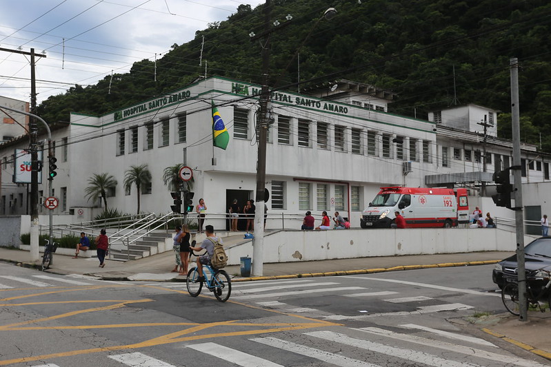 ​EM GUARUJÁ-SP, MULHER É ESFAQUEADA POR UM HOMEM QUE, DEPOIS DE PERGUNTAR SOBRE SEUS SENTIMENTOS, FOGE COM O CELULAR DELA