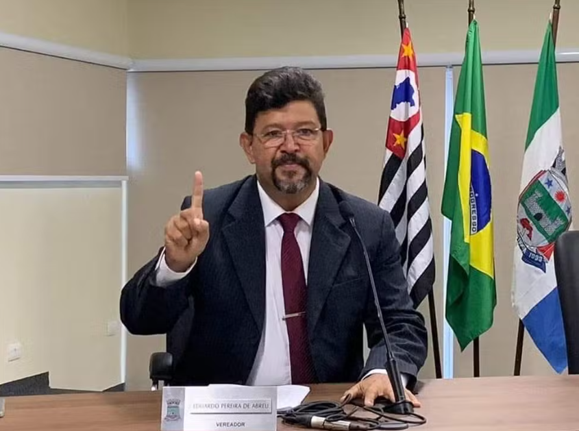 Vereador Eduardo Pereira que se recusou a ler projeto de lei LGBTQIA+ é alvo de denúncias no Ministério Público