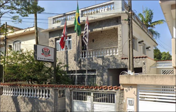 Dupla armada rouba moto de bombeiro, delegado flagra e atira contra mas criminosos fogem na Anchieta